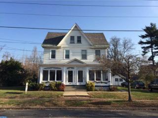 405 Cinnaminson St, Riverton NJ  08077-1322 exterior