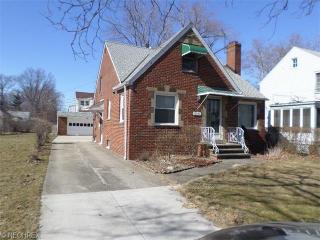 21171 Lake Shore Blvd, Cleveland OH  44123-2152 exterior