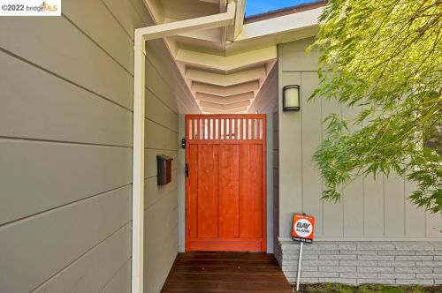 210 Amherst Ave, Berkeley CA 94708-1001 exterior