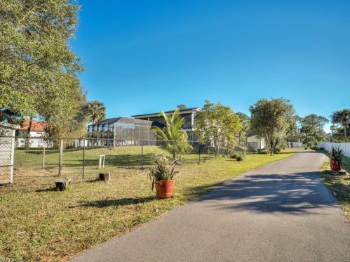 711 10 St, Naples FL 34117-9329 exterior