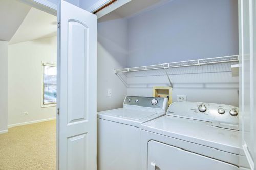 1209 33rd St, Chicago IL 60608-6322 exterior