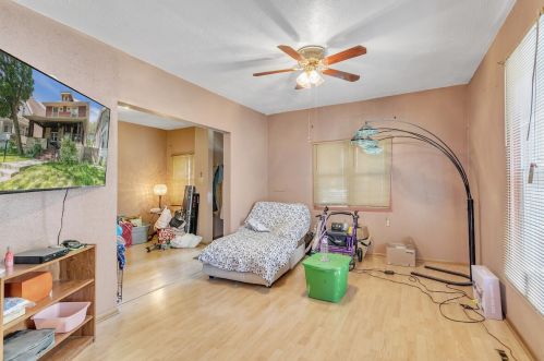 1261 36, Milwaukee WI 53215-1437 exterior