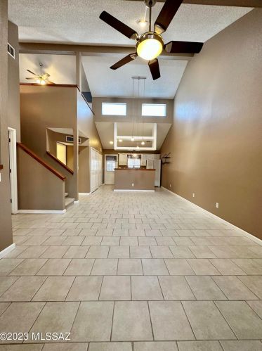 2758 Pacific Dr, Tucson AZ  85705-4283 exterior