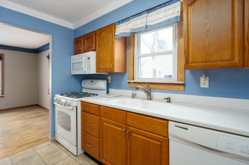 5513 Comstock Ave, Kalamazoo MI 49048-3405 exterior