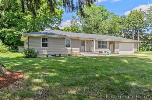 5807 124th Ave, Fennville MI  49408-9468 exterior