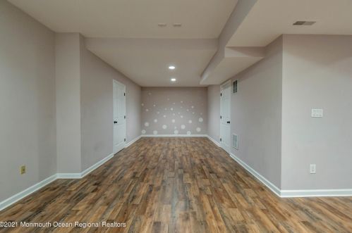 5 Markus Ct, Jackson Twp NJ  08527-2886 exterior