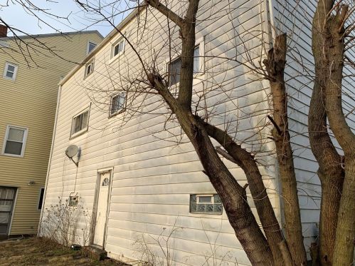 1650 Dellrose St, Pittsburgh, PA 15210-3856