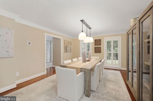 1008 Kimberwicke Rd, Mc Lean VA 22102-1328 exterior