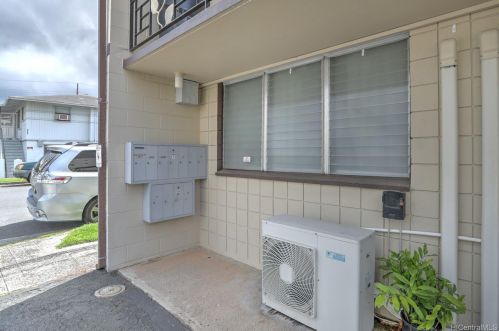 2227 Date St, Honolulu HI 96816-1024 exterior