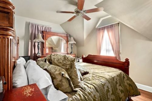 4047 Drake Ave, Chicago IL 60659-3207 exterior