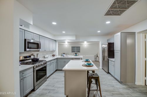 12616 20th Dr, Phoenix AZ  85029-2611 exterior