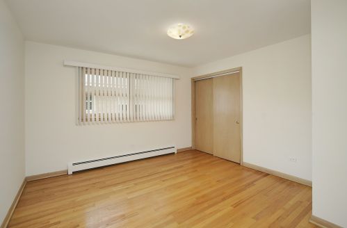 8512 Berwyn Ave, Chicago IL 60656-2513 exterior