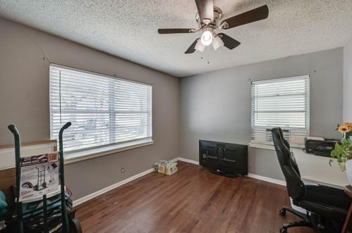 1614 4th St, Irving TX 75060-3111 exterior