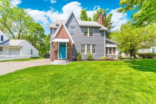 26 Weymouth St, Springfield, MA 01108-3542