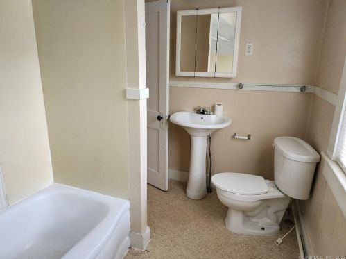 122 Lewis Blvd, Killingly CT 06239-1627 exterior