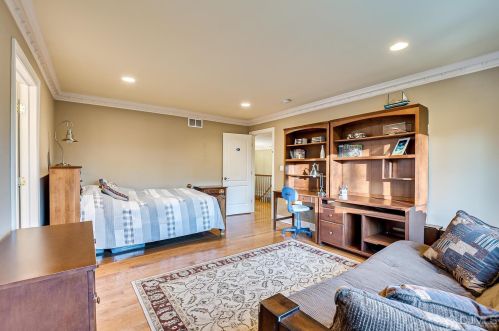 21 Southfield Rd, Edison NJ 08820-3141 exterior