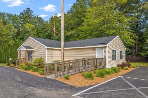 18 Great Fls Dr, Concord NH 03303-1594 exterior