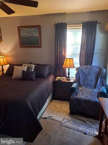 100 Chestnut Ave, Camden NJ 08107-2207 exterior