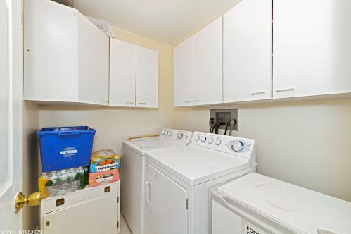 42 Ritch Ave, Greenwich CT 06830-6221 exterior