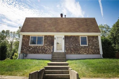 48 Marian Ln, Woonsocket, RI 02895-6038