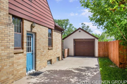 1114 Northlawn St, Grand Rapids MI 49505-3724 exterior