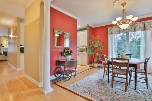 8 Oakmont Dr, Concord NH 03301-6916 exterior