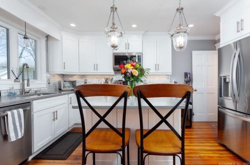 24 Myrtle St, Norwalk CT 06855-1314 exterior