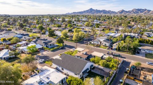 4239 42nd St, Phoenix AZ  85018-4207 exterior