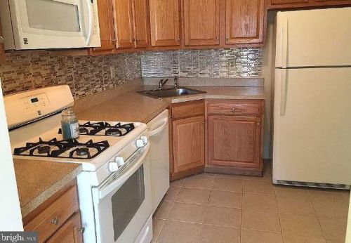 237 Wyndham Pl, Trenton, NJ 08691-3140