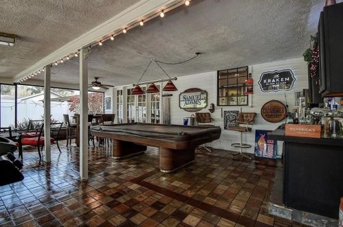 2115 Fore Dr, Tampa FL 33612-5006 exterior