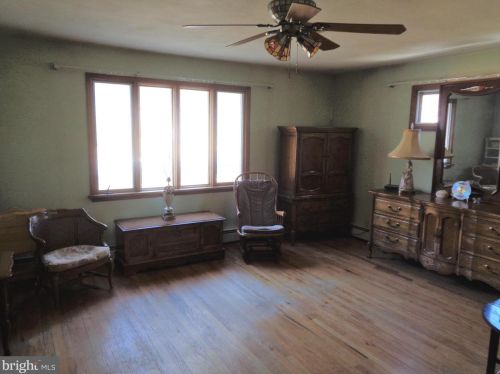 11 Bedford Dr, Trenton NJ exterior