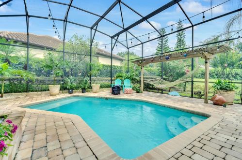 1235 Glencrest, Lake Mary FL 32746-5025 exterior