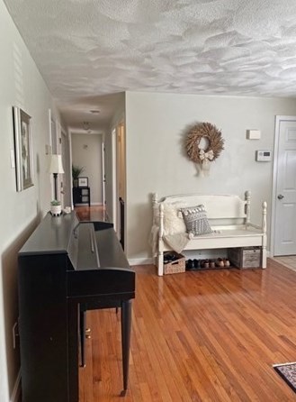 20 Westport Rd, Worcester, MA 01605-1022