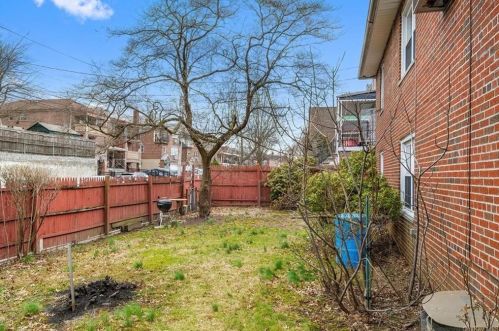 1020 Lydig Ave, Bronx NY 10462-2260 exterior