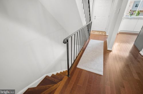 1956 Vly Ter, Washington DC 20032-4626 exterior