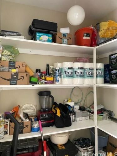 431 Nahua St, Honolulu HI  96815-2963 exterior