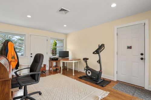 26 Falcon Dr, Seymour CT 06483-2355 exterior