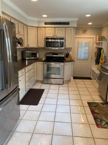 25 Myrtle St, Norwalk CT 06855-1315 exterior