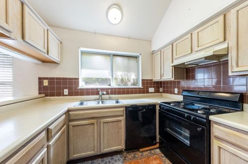 4719 Castleman Dr, Austin TX 78725-1720 exterior