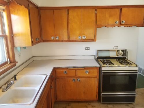 13126 Avenue, Chicago, IL 60633-1308