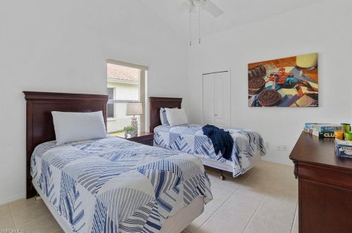 412 Dundee Ct, Naples FL 34104-4776 exterior