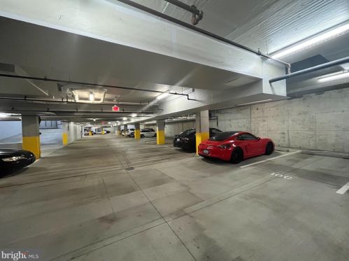 915 Patrick St, Alexandria VA 22314-4071 exterior