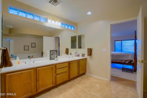 33907 23 Dr, Phoenix AZ 85027-4137 exterior