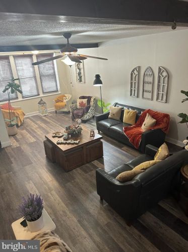 1919 4th St, Camden, NJ 08104-2101