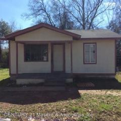 847 Lanier Ave, Jackson MS  39203-1014 exterior