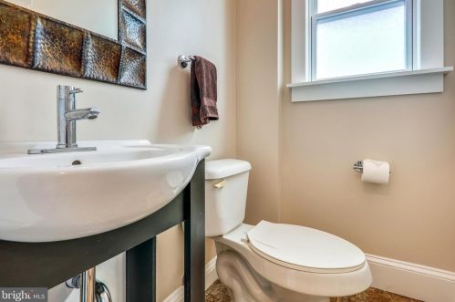 401 Fayette St, Alexandria VA 22314-2228 exterior