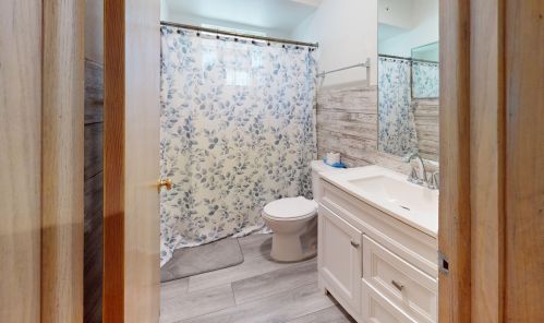 7824 Verona Ct, Milwaukee WI  53219-3860 exterior