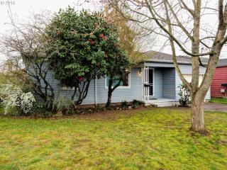 8016 Martins St, Portland, OR 97206-6351