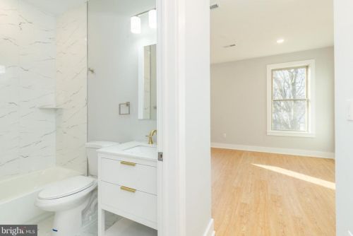 1720 22nd St, Philadelphia PA 19145-1943 exterior