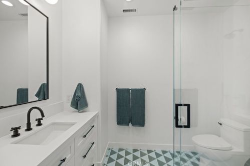 10464 Caribou Way, Tustin CA  92782-1470 exterior